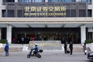 Coup d'envoi de la Bourse de Pékin, dix titres flambent