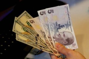Turquie: La crise monétaire s'accentue après la baisse des taux