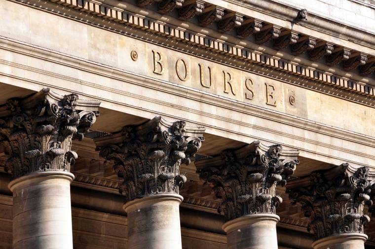 Le fronton du Palais Brongniart, ancien siège de la Bourse de Paris.  (crédit photo : Adobe Stock /  )