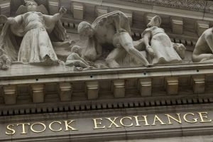 Wall Street termine en baisse, les investisseurs attendent les résultats
