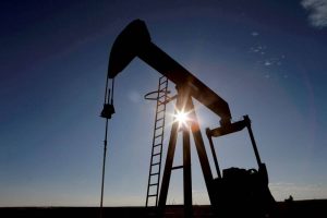 Le marché pétrolier sur la corde raide en raison des risques économiques et d'approvisionnement, dit l'AIE