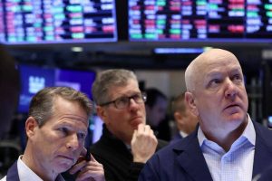 Wall Street en baisse sur fond de prudence avant la Fed