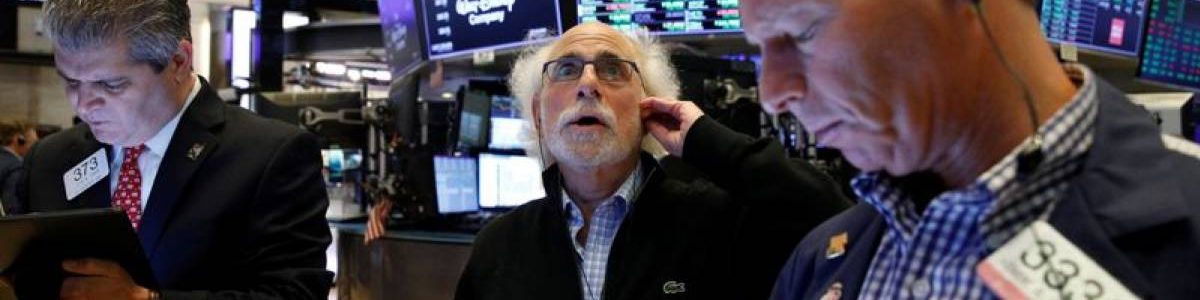 Wall Street finit en baisse, Apple plonge après une décision de justice